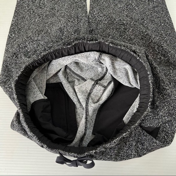 Lululemon On The Fly Pant Feathered Jacquard Black White / Black - Picture 4 of 10
